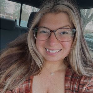 Meet your Posher, Hannah